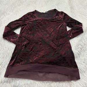 Fade red velvet burnout long sleeve top size medium